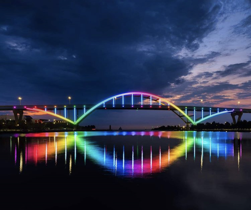 【新闻图片】密尔沃基采用昕诺飞的智能互联LED照明系统，点亮地标丹尼尔霍恩纪念大桥02.jpg