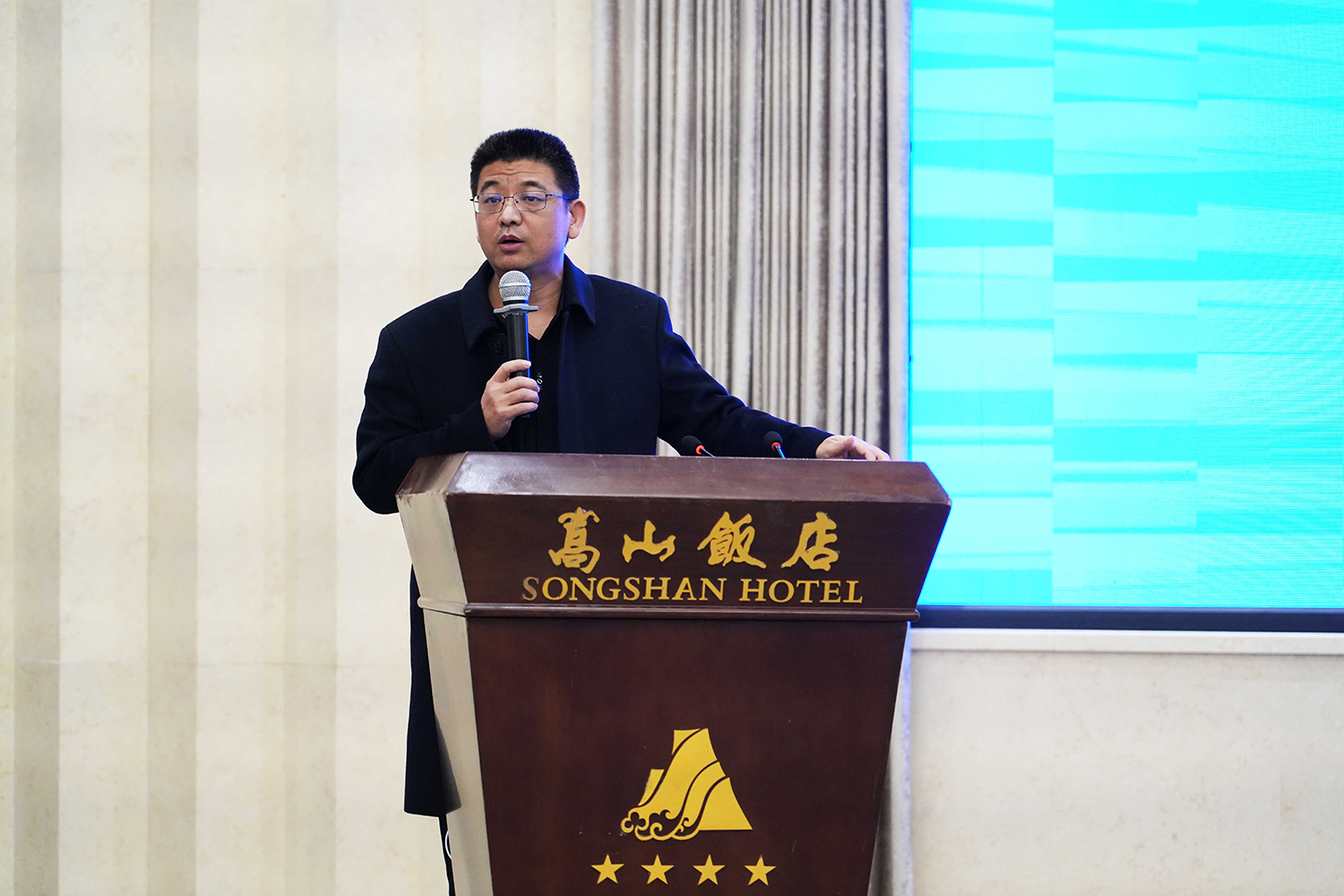 冯健2.jpg